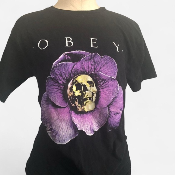 Obey Skull In Flower Graphic Design Women’s Fitted Tee Black And Purple Size S - Picture 5 of 6
